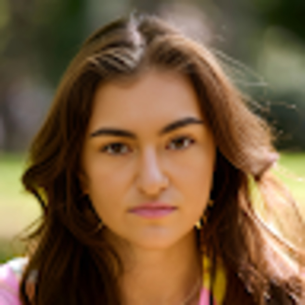 Meet your Posher, Chloe